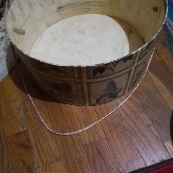 Vintage Tri-Coastal Designs Hat Box. - Picture 8 of 10